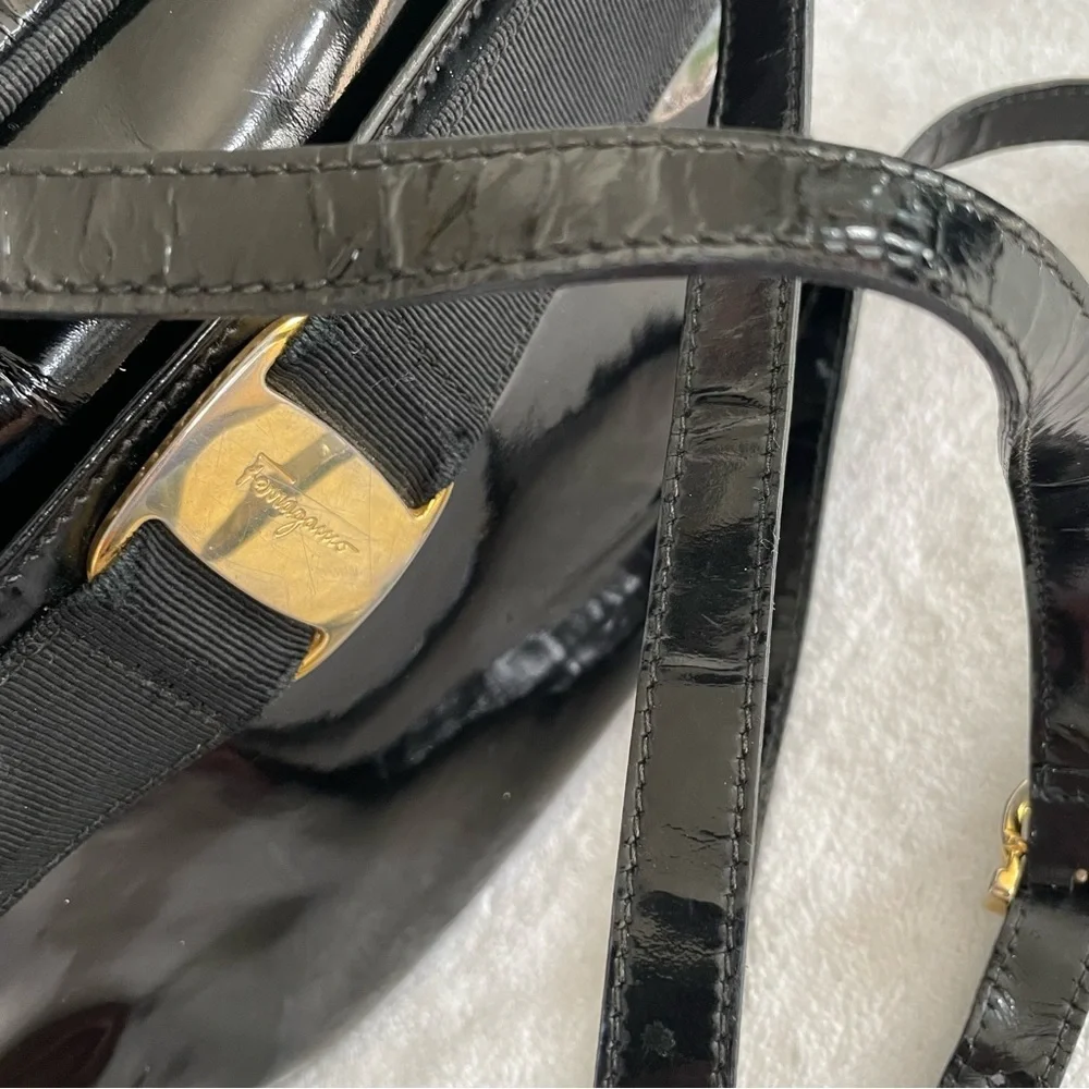 Salvatore Ferragamo Vintage Crossbody Bag Enamel Shoulder Vara - Picture 16 of 16